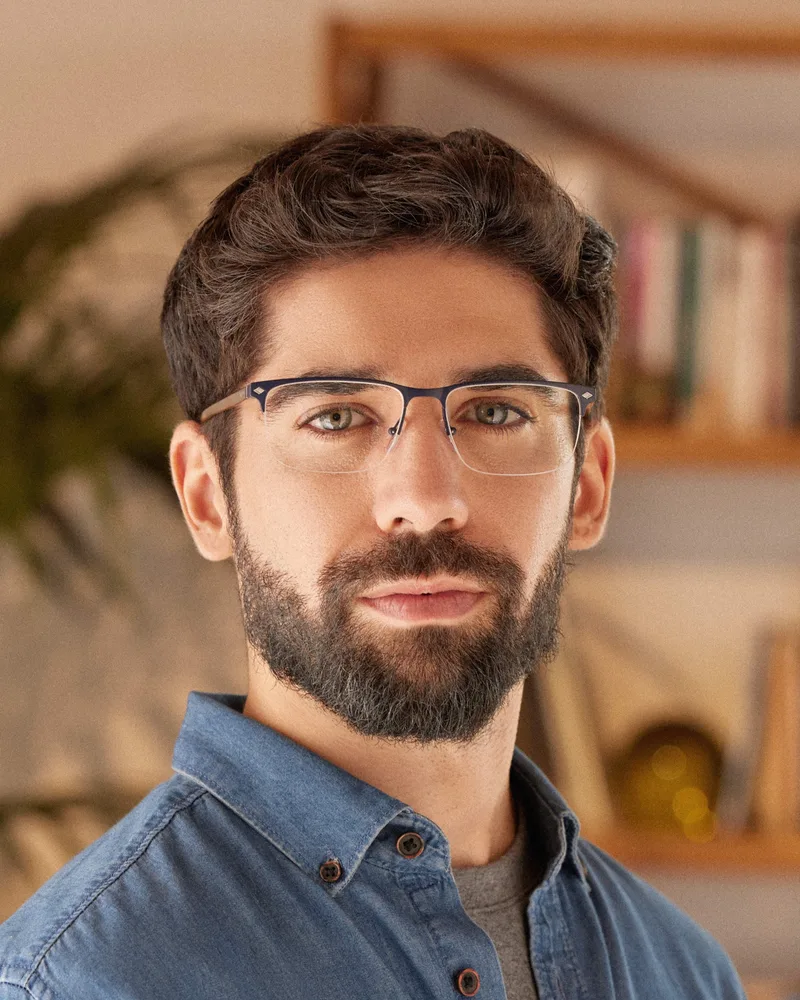 Essilor Varilux Liberty 3.0 Clear Lenses, man wearing clear Varilux Liberty 3.0 lenses