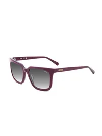 Guess GU00338 81Z violet square sunglasses with grey gradient lenses, front three-quarter view