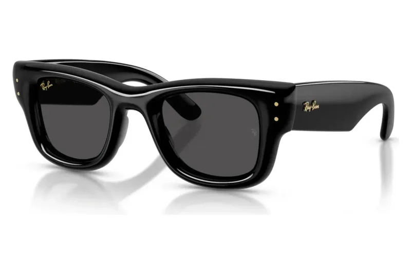 Ray-Ban RB4940 sunglasses in black with dark grey lenses (601/87), front three-quarter view