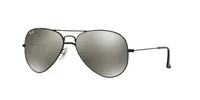 Ray-Ban RB3025I sunglasses in Black / Silver Mirror (002/37), front three-quarter view